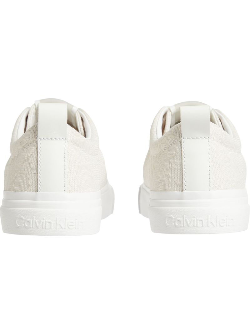 Zapatillas-casuales-de-plataforma-alta-y-logo-en-el-lateral