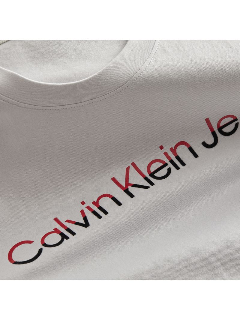 Camiseta-con-logo