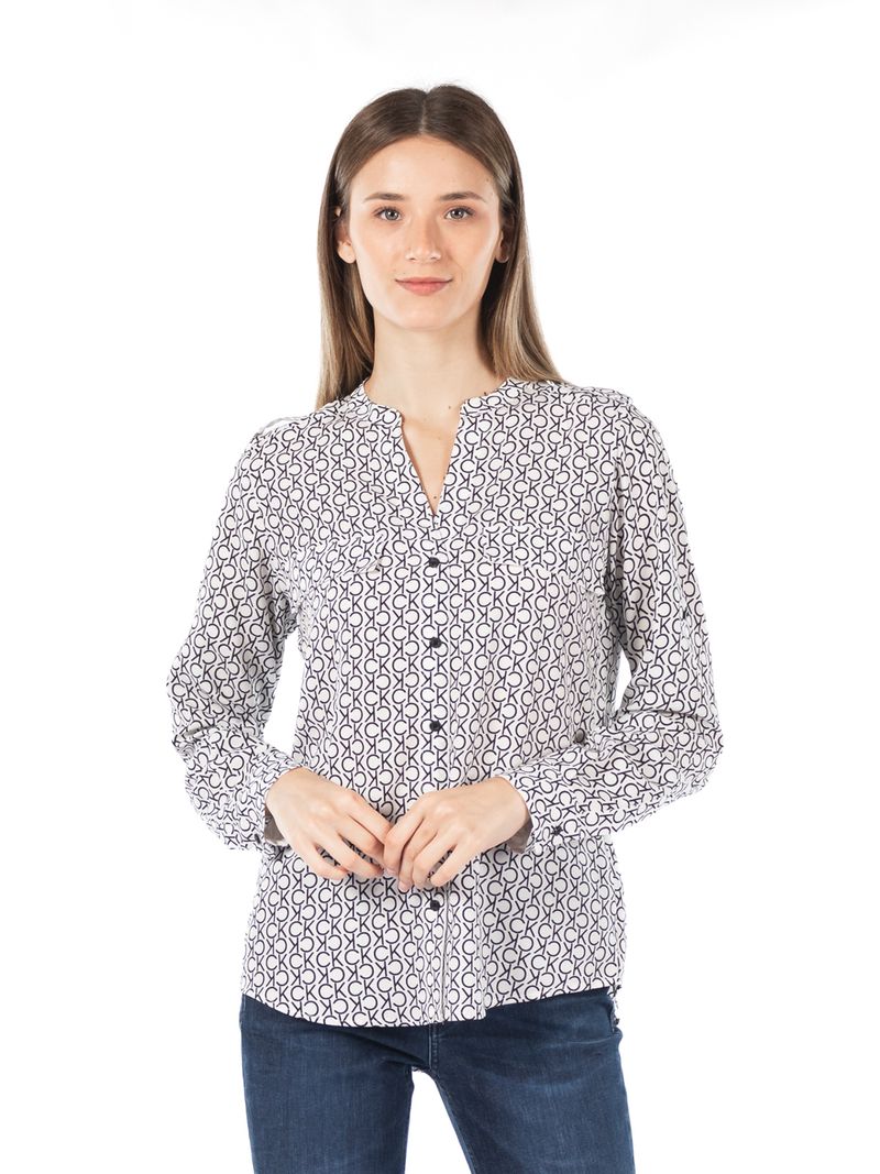 Blusa-manga-larga-con-logo-y-diseño-impreso