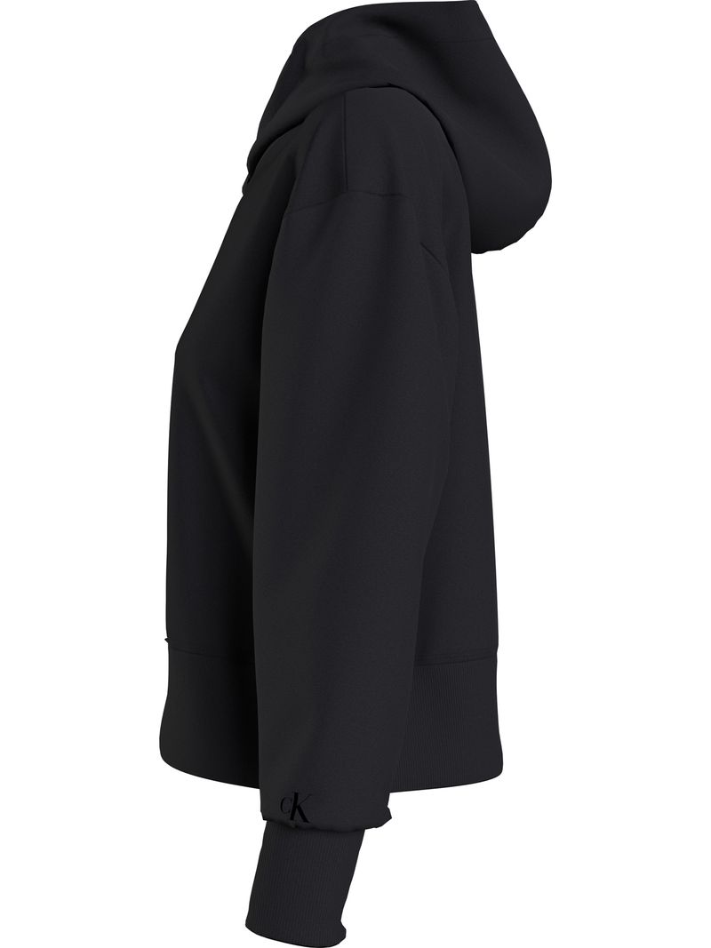Sudadera-con-capucha-y-logo