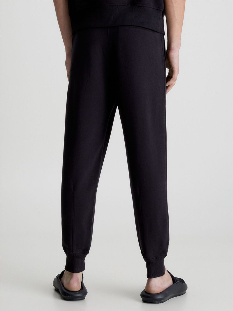 JOGGERS-CON-MONOGRAMA