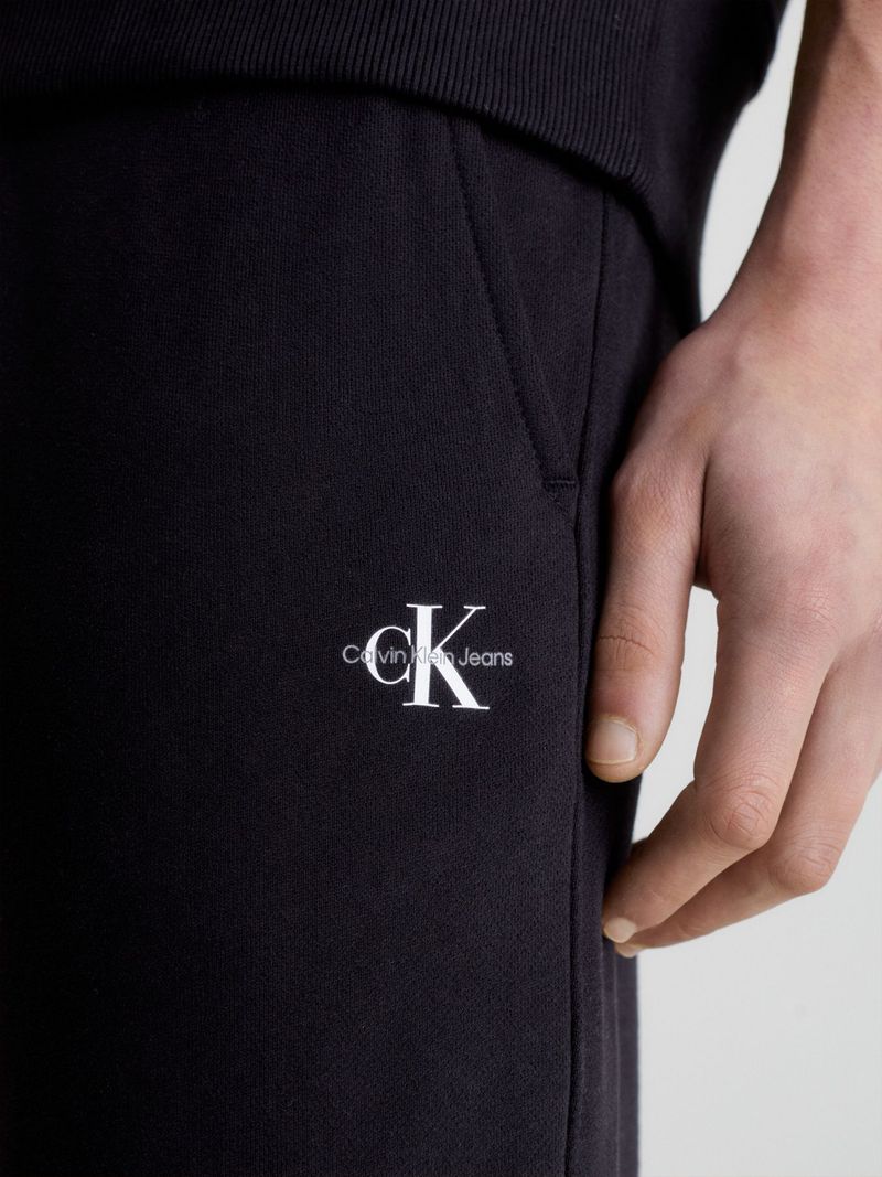 JOGGERS-CON-MONOGRAMA