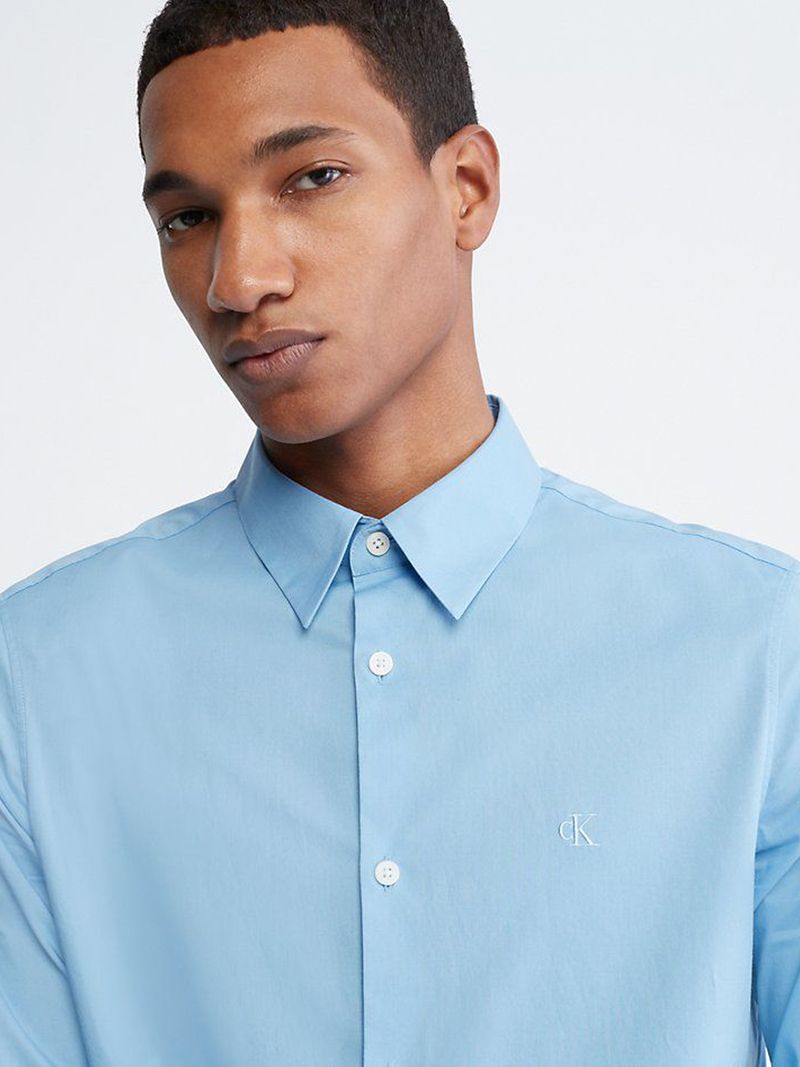 CAMISA-CLASICA-CON-LOGO-