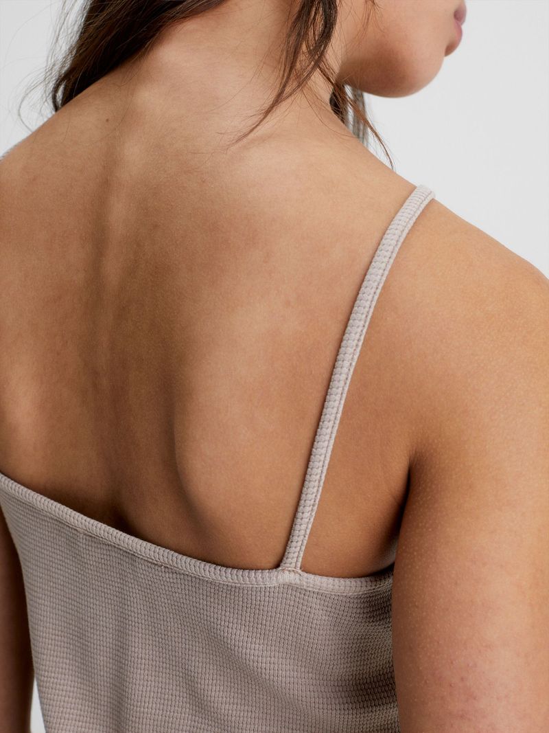 VESTIDO-COGIDO-AL-CUELLO-DE-ALGODON-GOFRADO