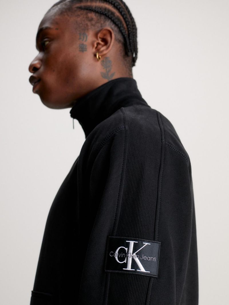 SUETER-CON-CUELLO-ALTO