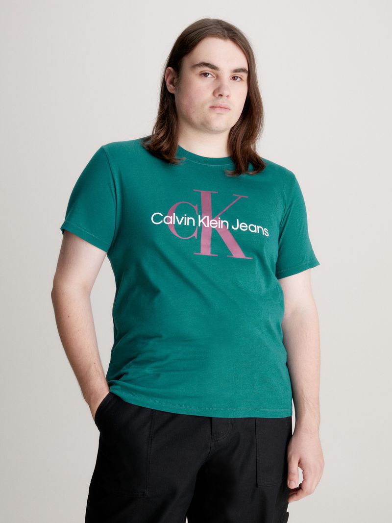 Playera-slim-con-monograma