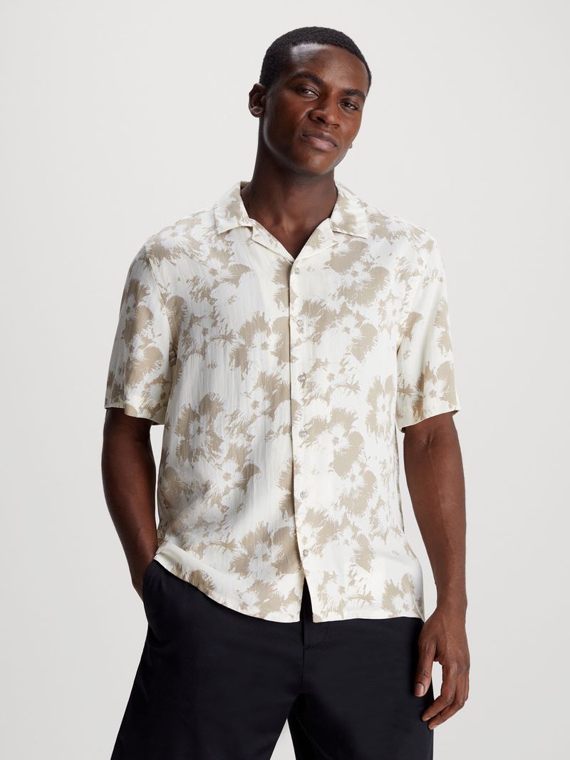 Camisa-manga-corta-con-estampado-floral