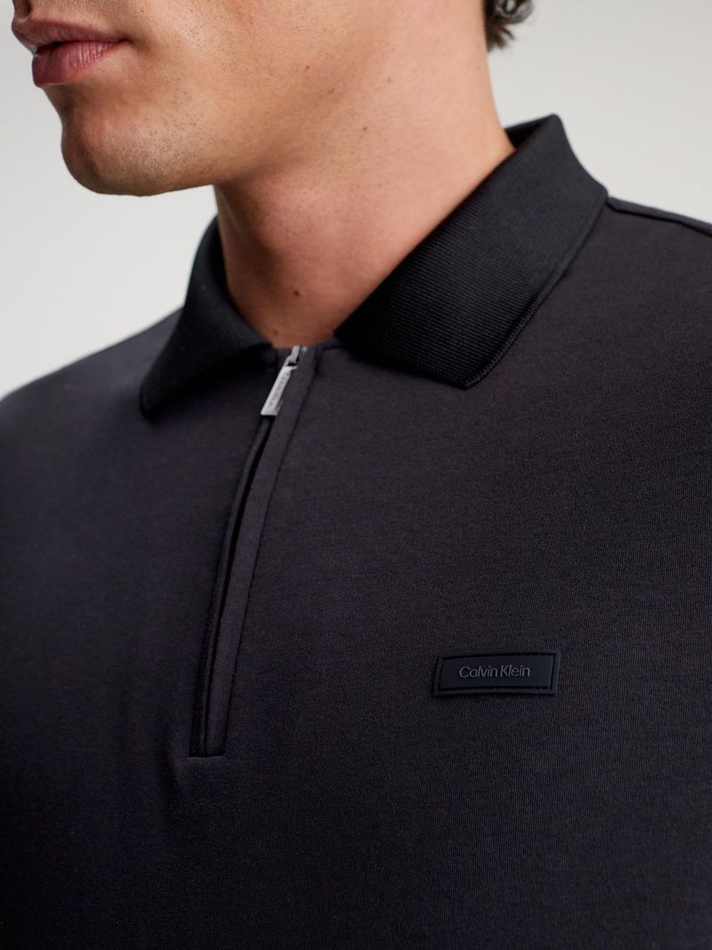 Polo-de-algodon-con-media-zipper