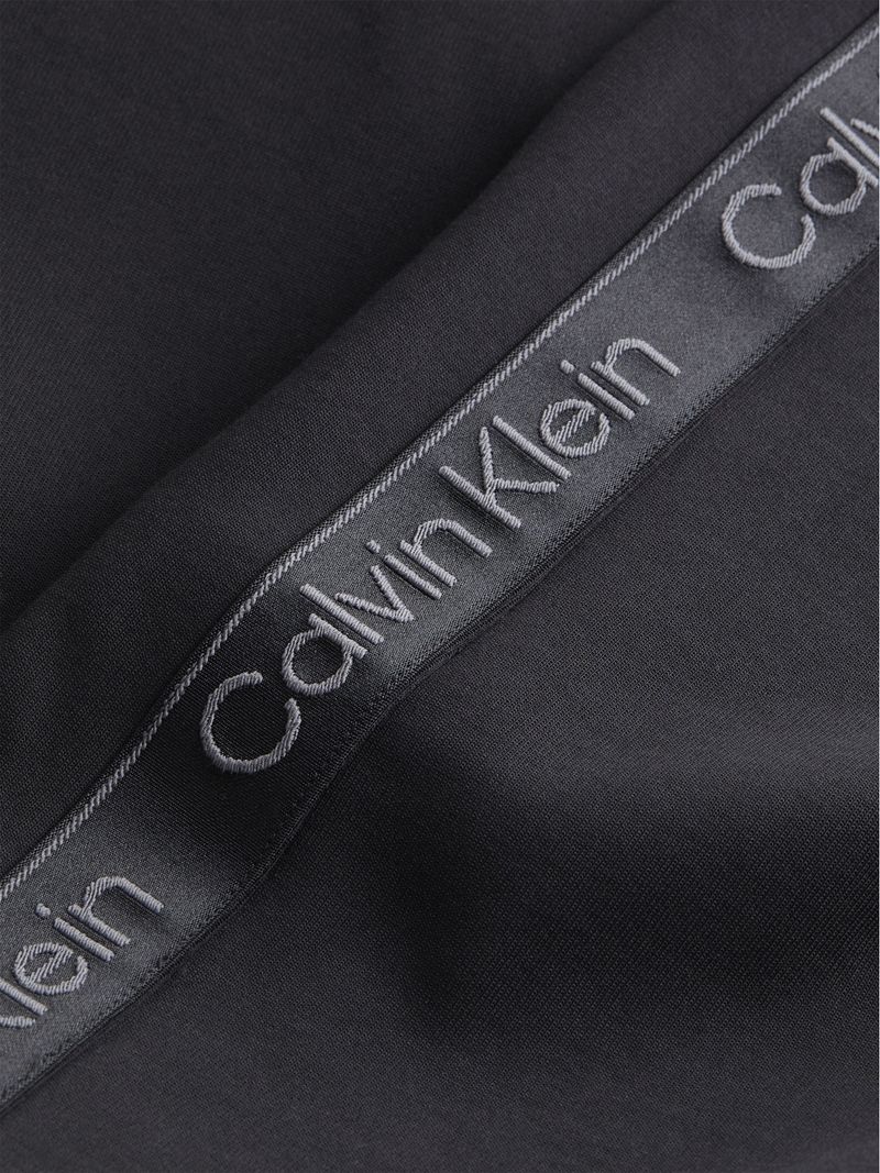 Short-con-logo-tape