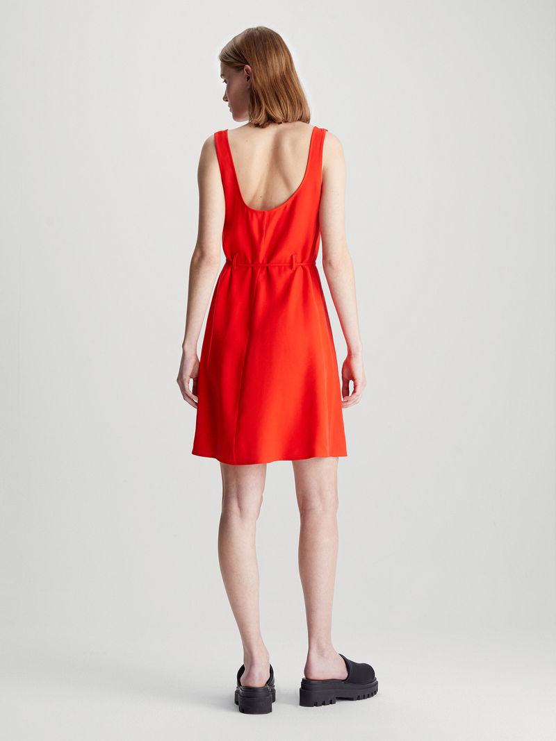 Vestido-atado-a-la-cintura-de-sarga-suave