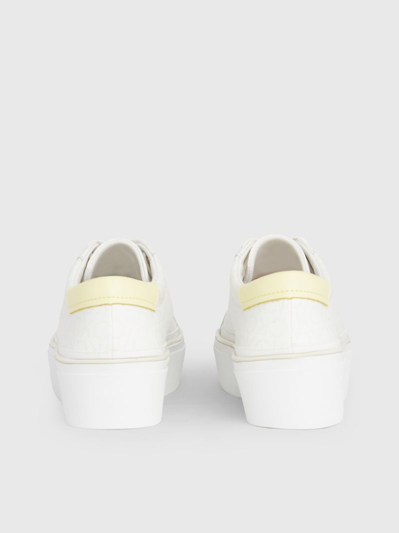 Zapato-tenis-con-plataforma-y-monograma