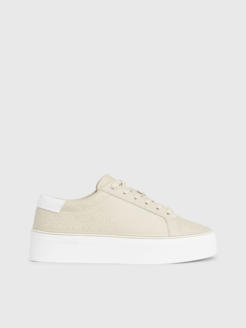 Zapato-tenis-con-plataforma-y-monograma