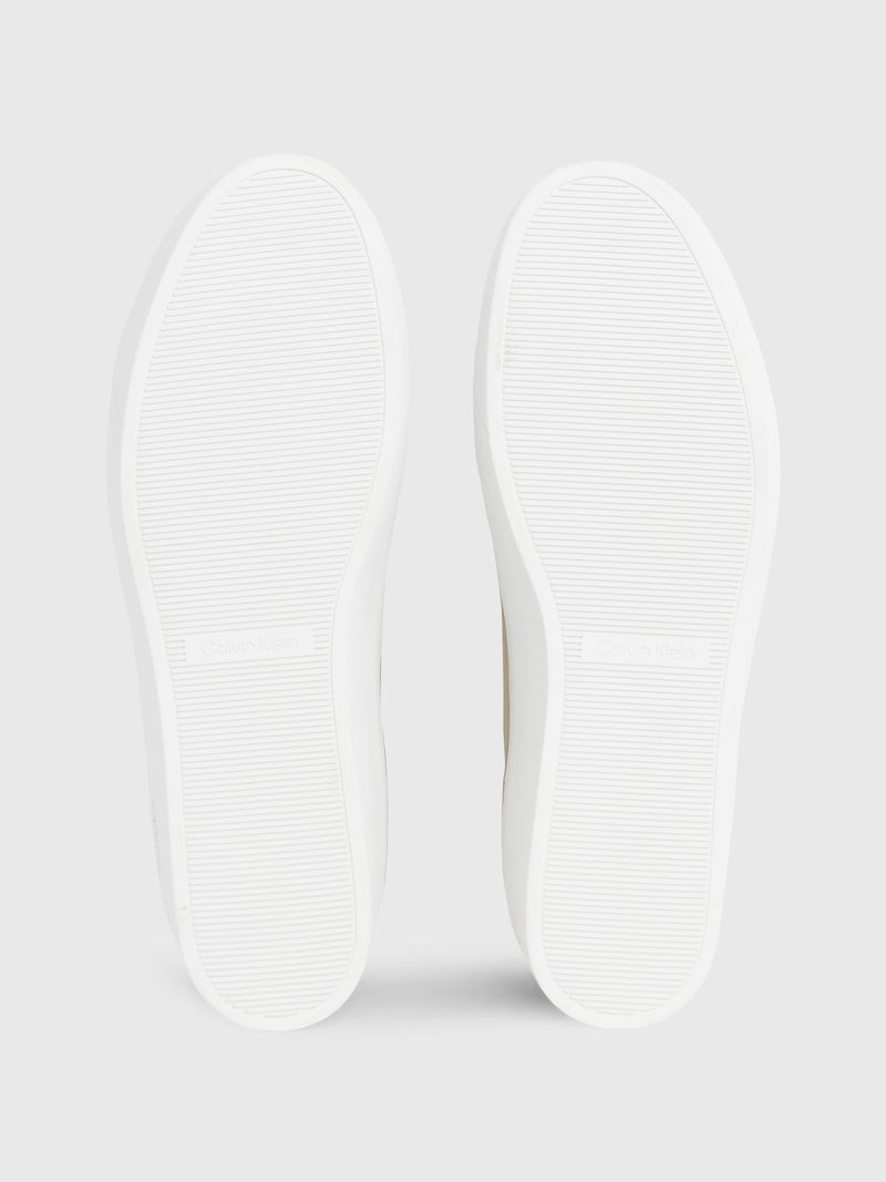 Zapato-tenis-con-plataforma-y-monograma