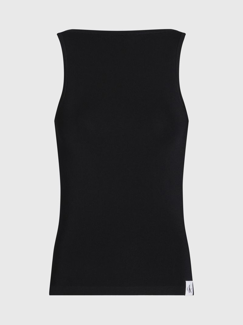 Playera-sin-mangas-slim-de-espalda-abierta-de-punto
