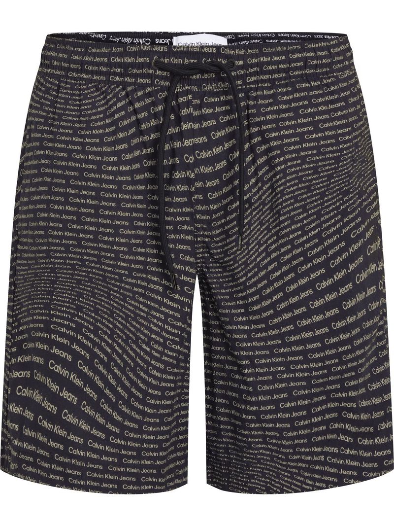Short-estampado-con-logo
