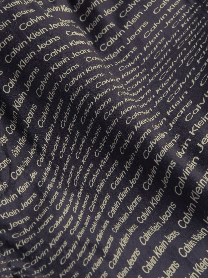 Short-estampado-con-logo