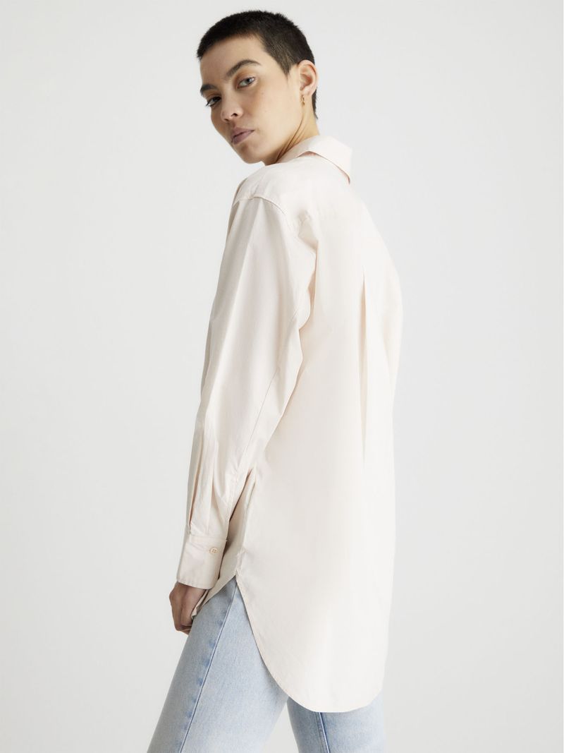 Camisa-oversize-con-monologo