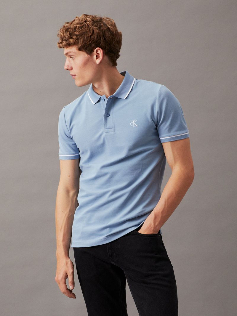 Polo-slim-con-ribete-en-contraste