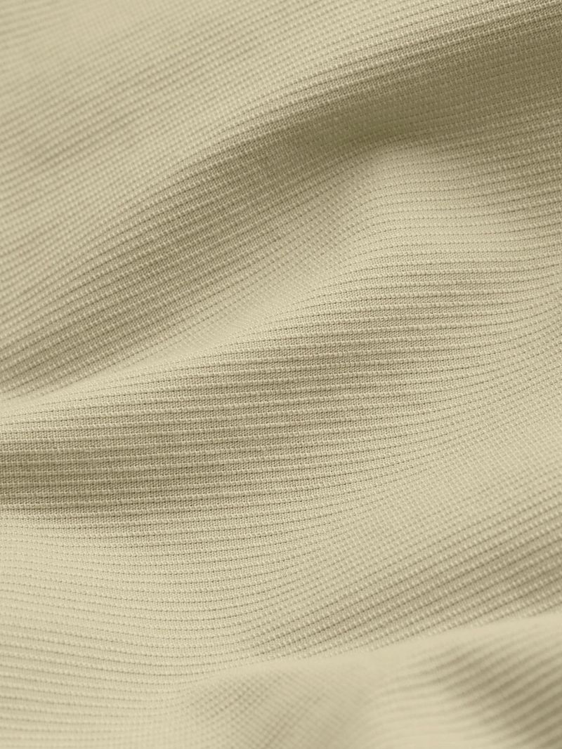 Camisa-con-textura-lineal