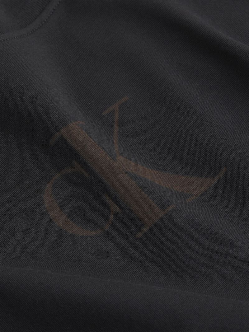 Playera-slim-con-logo-desgastado