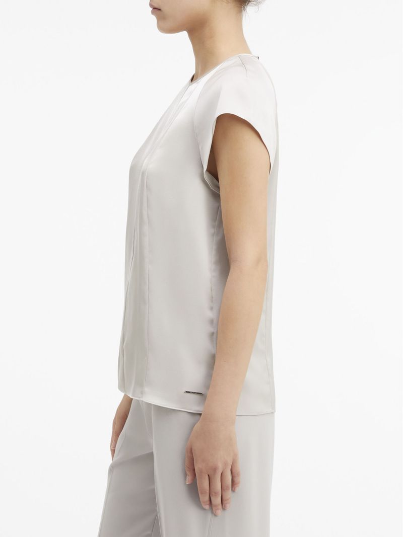 Blusa-de-saten-brillante-mangas-cortas