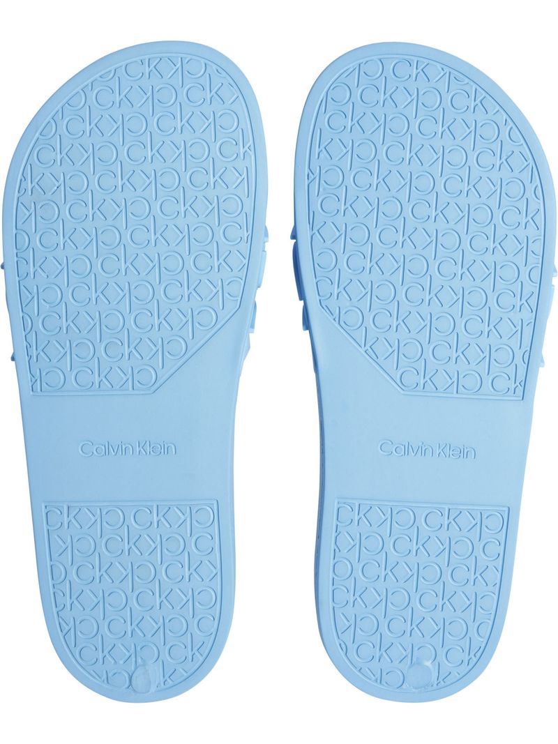 Chancletas-con-acabado-saffiano