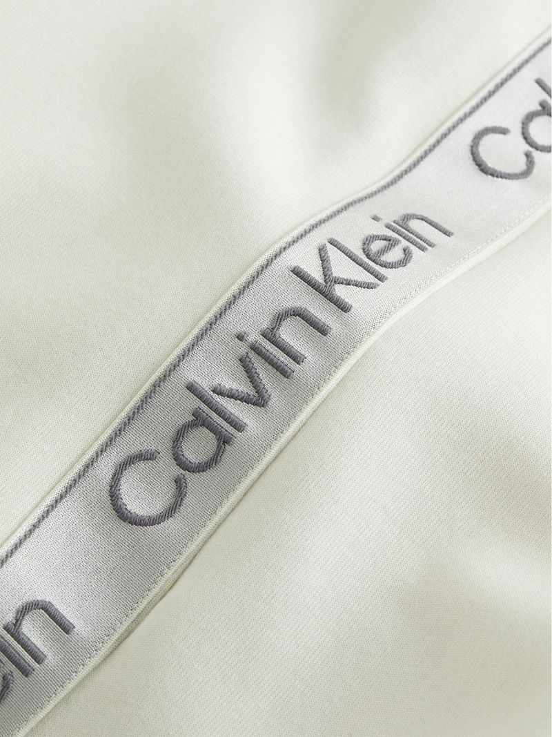 Jogger-con-logo-tape