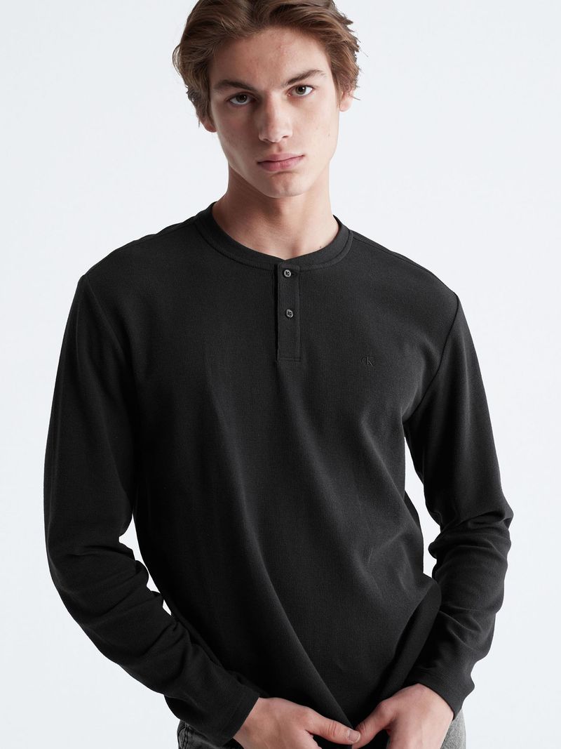 Playera-henley-con-mini-waffle
