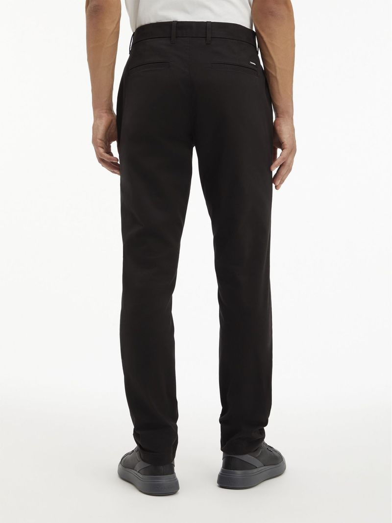 Chinos-slim-de-sarga-elastica