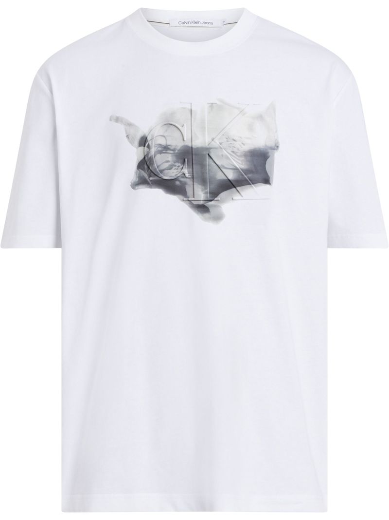 Playera-floral-euforica-en-relieve