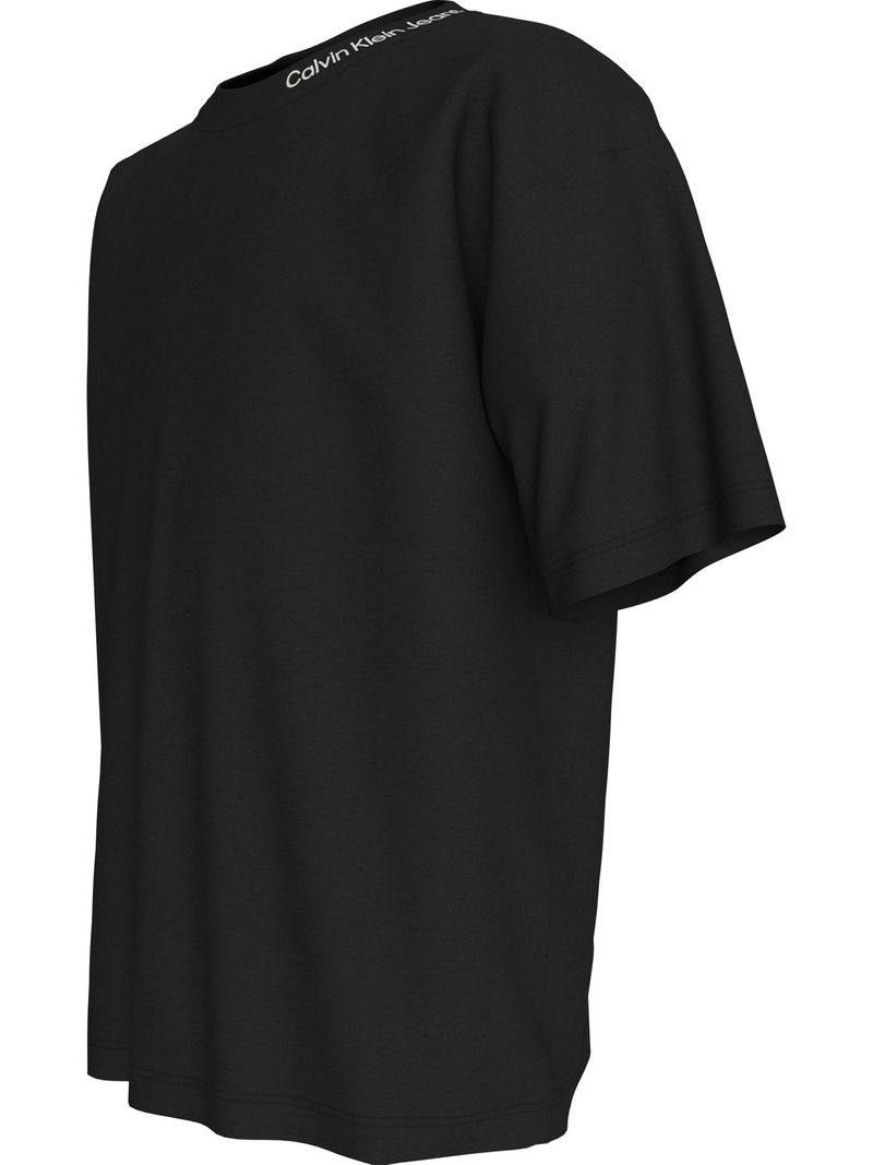 Playera-holgada-con-logo