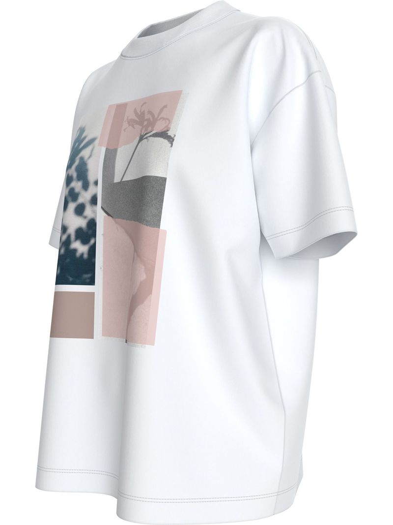 Playera-relaxed-con-estampado-floral