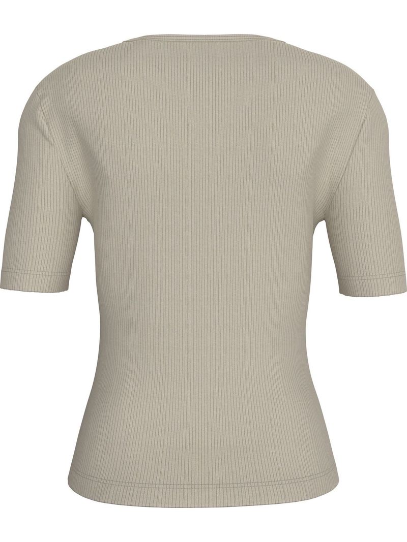 Playera-slim-de-canale-con-cuello-en-V