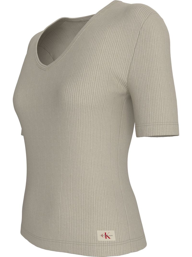 Playera-slim-de-canale-con-cuello-en-V