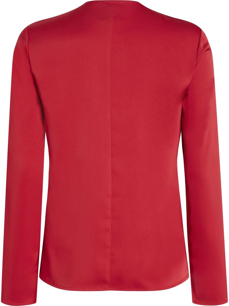 Blusa-ligera-de-saten-mangas-largas