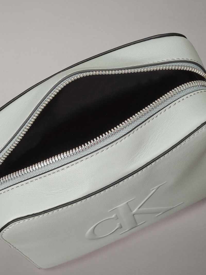 Cartera-cruzada-sculpted-