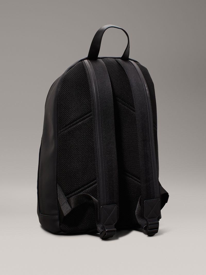 Mochila-redonda-essential