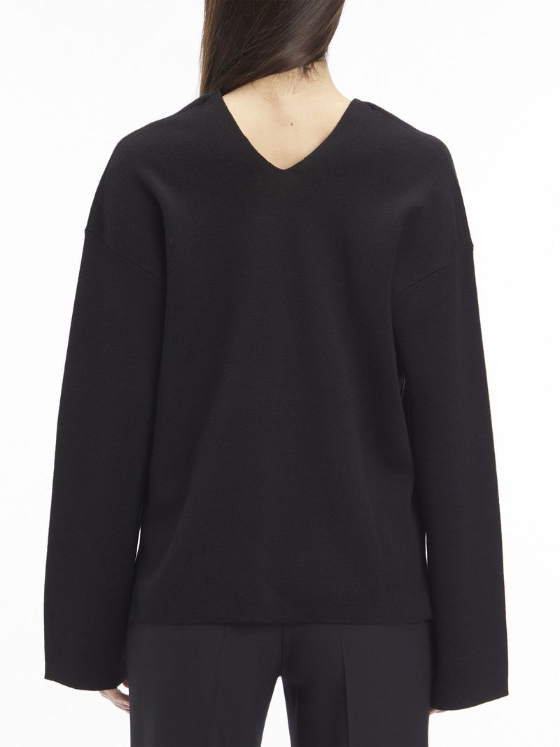 Sueter-de-lana-con-escote-en-v