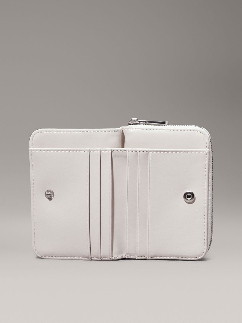 Billetera-con-zipper-en-el-contorno