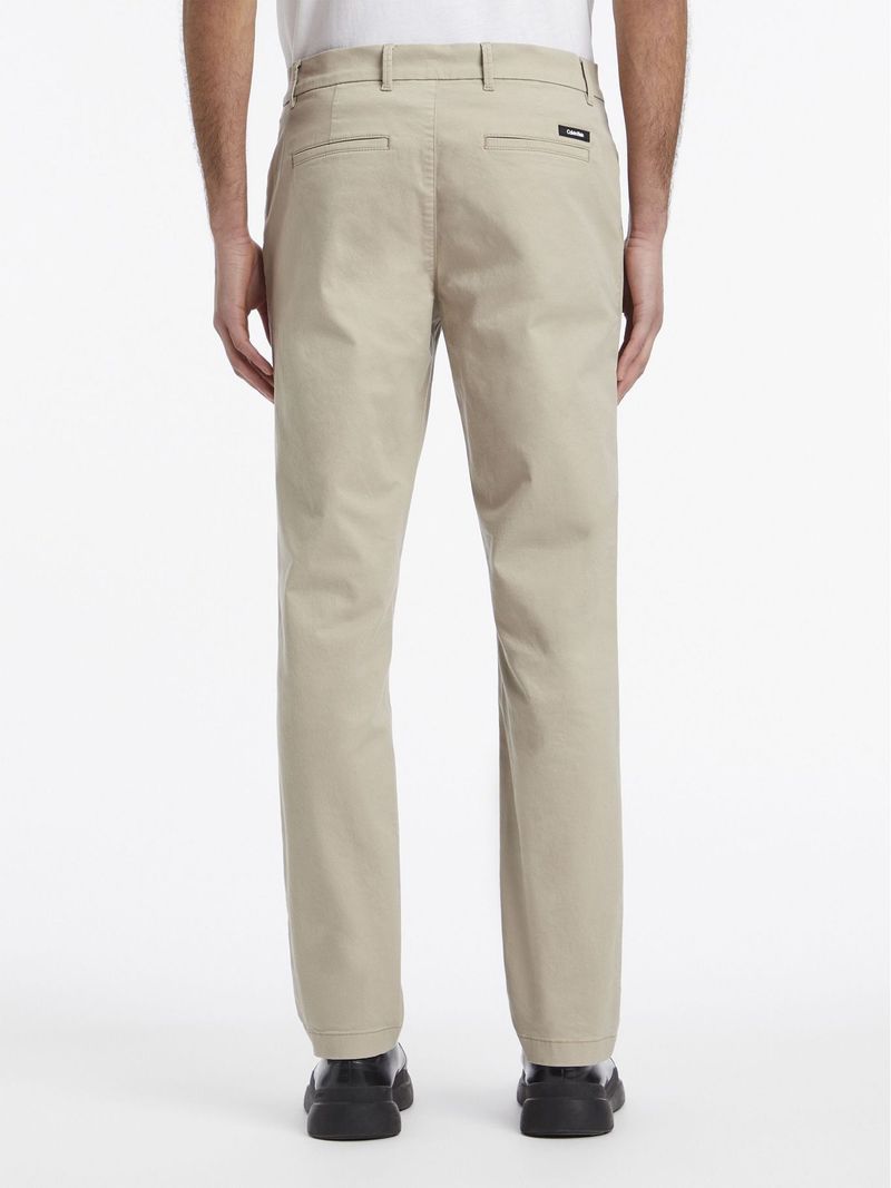 Chinos-slim-de-sarga-elastica
