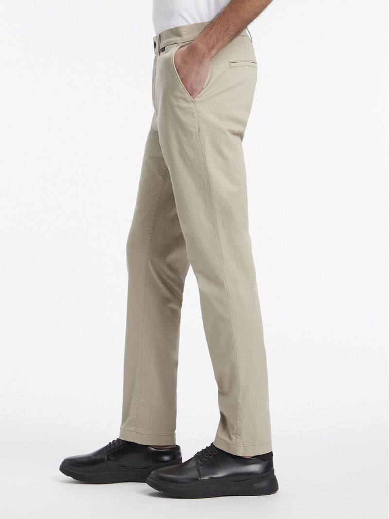 Chinos-slim-de-sarga-elastica