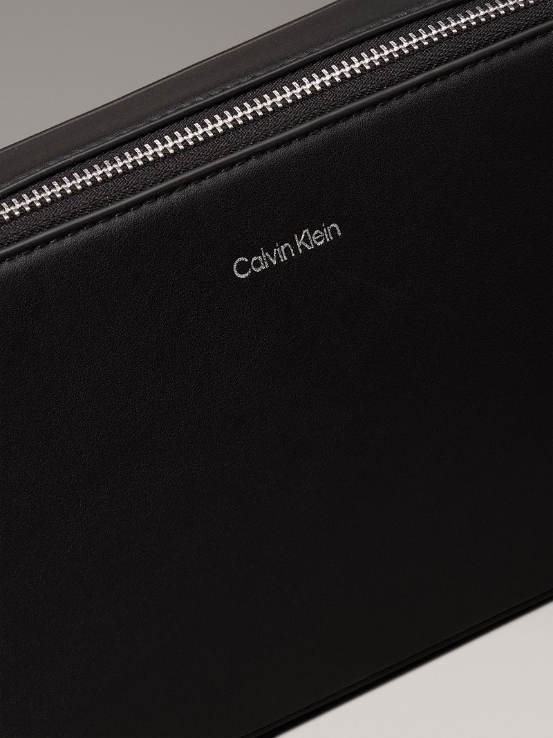Bandolera-con-mini-logotipo