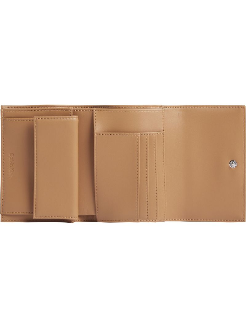 Billetera-trifold-ck-must