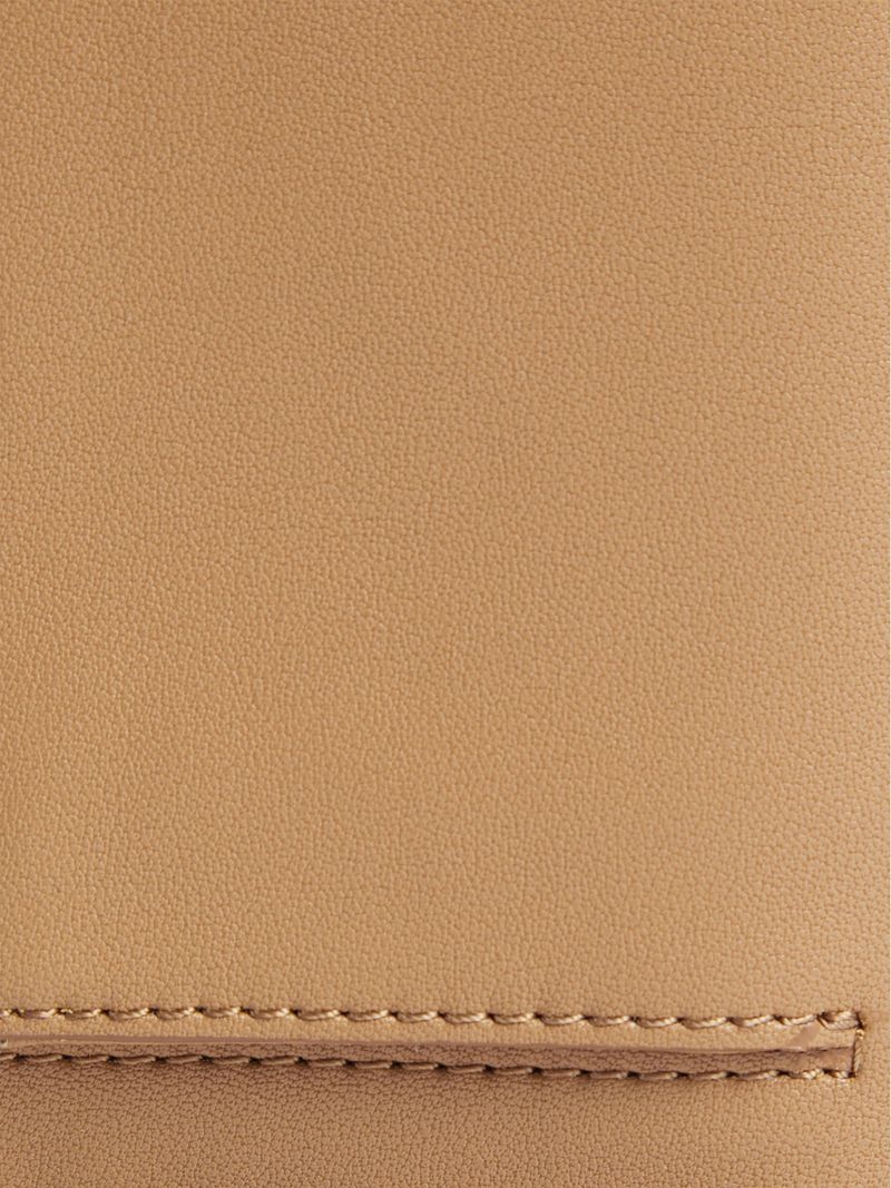 Billetera-trifold-ck-must