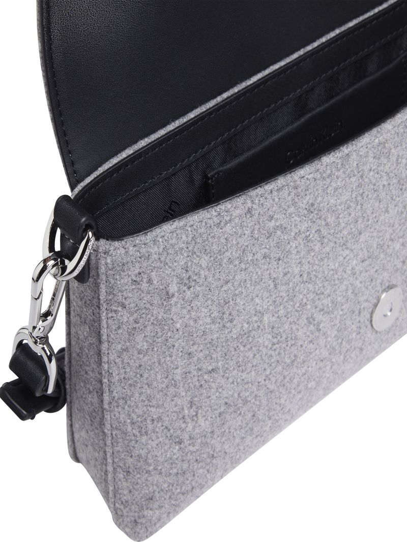 Cartera-convertible-de-lana-