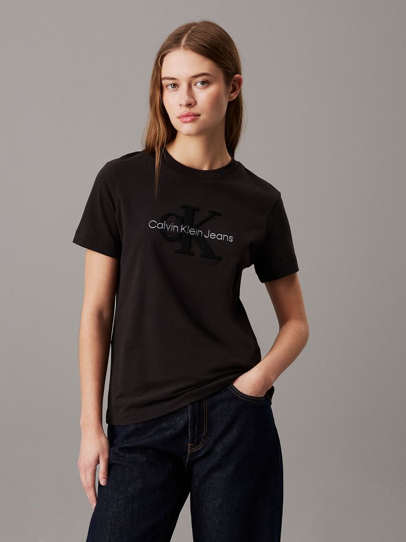 Playera-de-chenilla-con-monograma