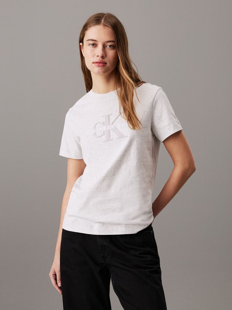 Playera-de-chenilla-con-monograma