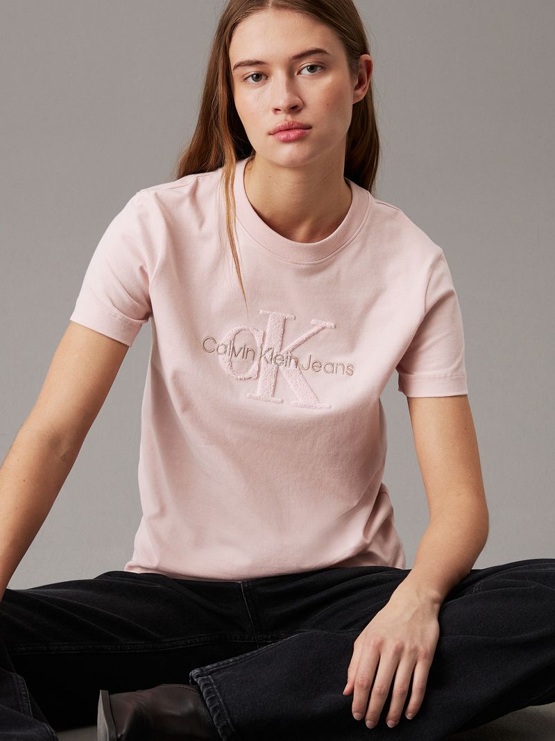 Playera-de-chenilla-con-monograma
