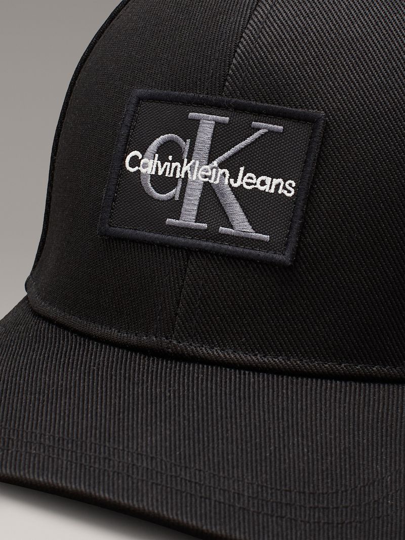 Gorra-de-sarga-con-calida-felpa