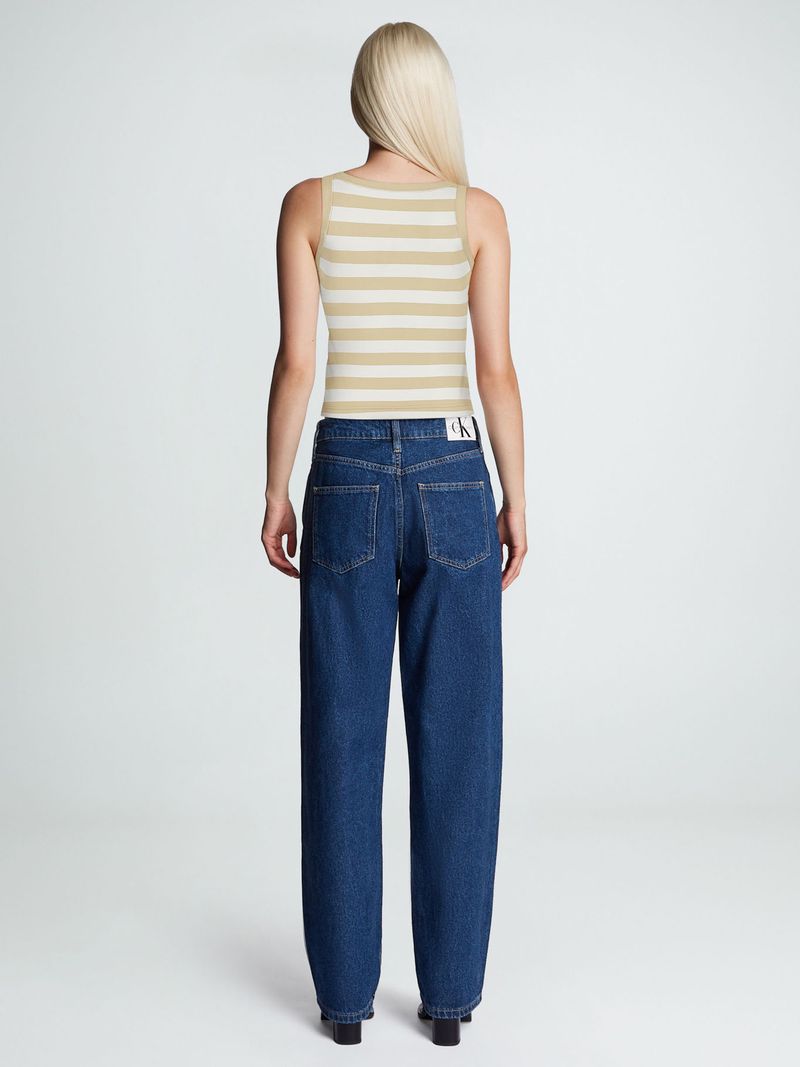 Blusa-de-tirantes-a-rayas-y-con-canale